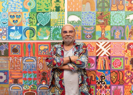 O multiartista baiano, com passagens pela Europa e África, exibe sua mostra em um dos edifícios da Pinacoteca